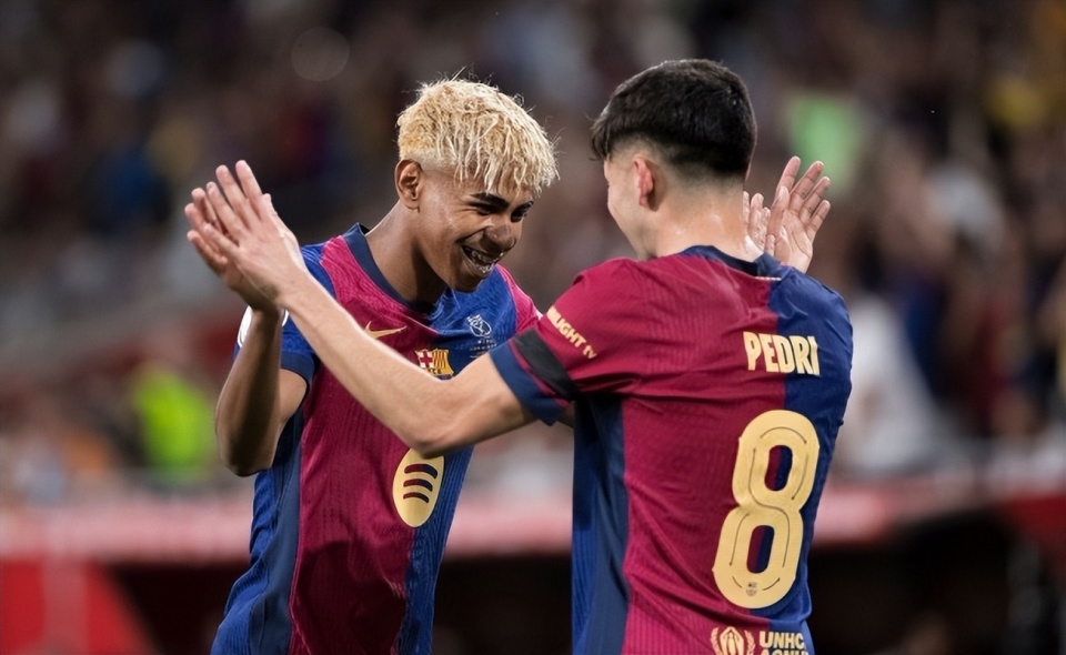 本世纪德甲戴帽次数前十：莱万领跑凯恩第三