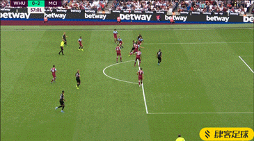 魔笛世界杯参赛次数比梅罗少一届，因克罗地亚缺席2010