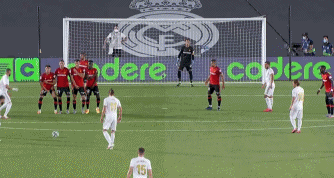 深圳男篮聘请澳大利亚教练凯利任2025-2026赛季主教练，阵容以本土核心为主，阵容实力强劲。