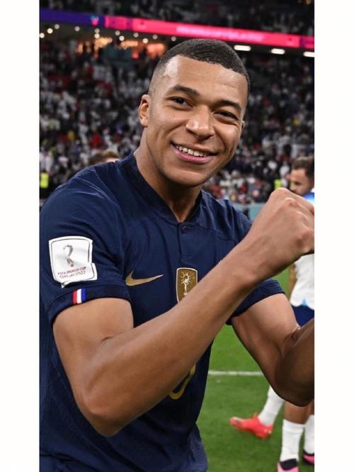 朱利亚诺谈单场最佳：这是我第一个奖杯，被认可让我特别高兴